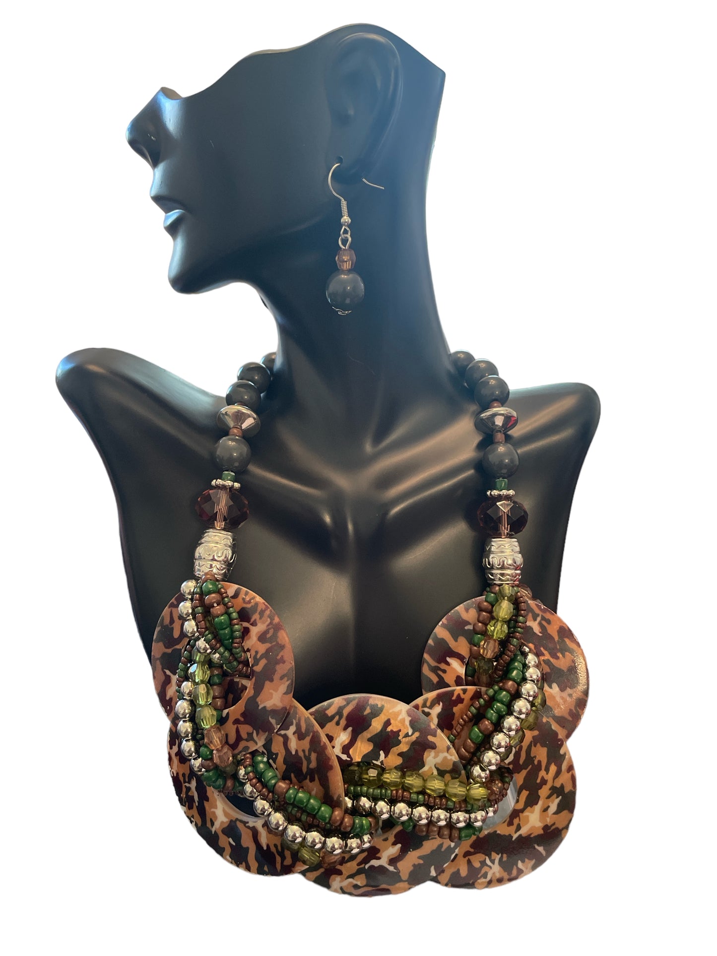 Beaded Shell Necklace Set